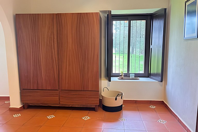 Suite entre árboles y fogata