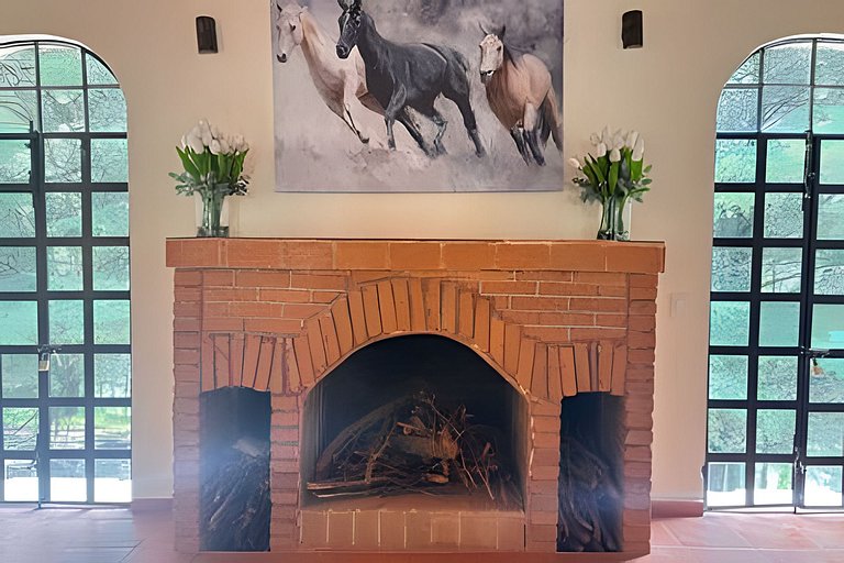 Suite entre árboles y fogata