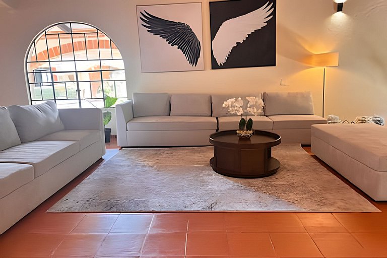 Diversión y bosque con amigos