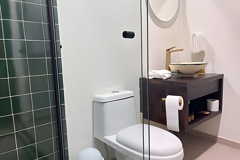 Diversión y bosque con amigos