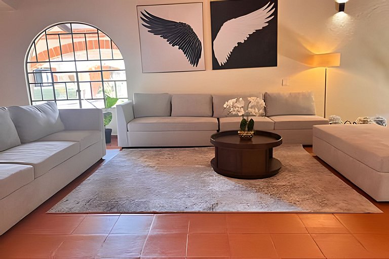 Rancho con cuatrimotos y cine