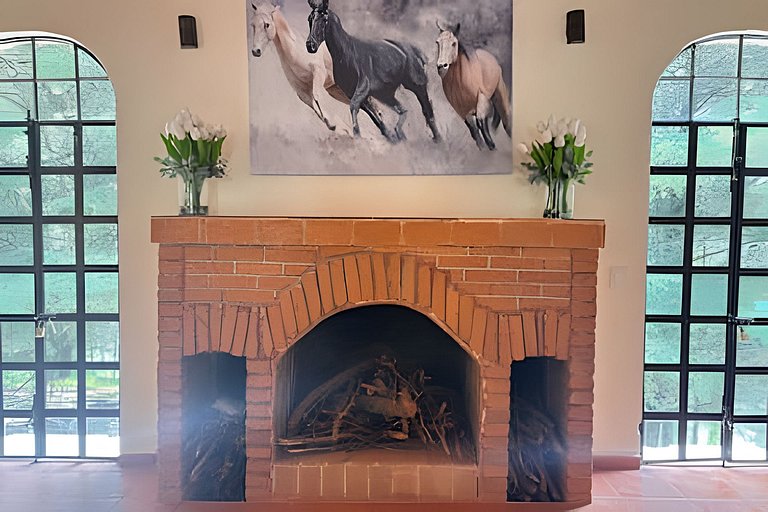 Rancho con cuatrimotos y cine