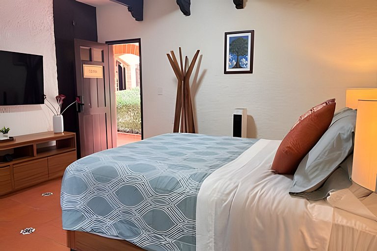 Rancho con cuatrimotos y cine