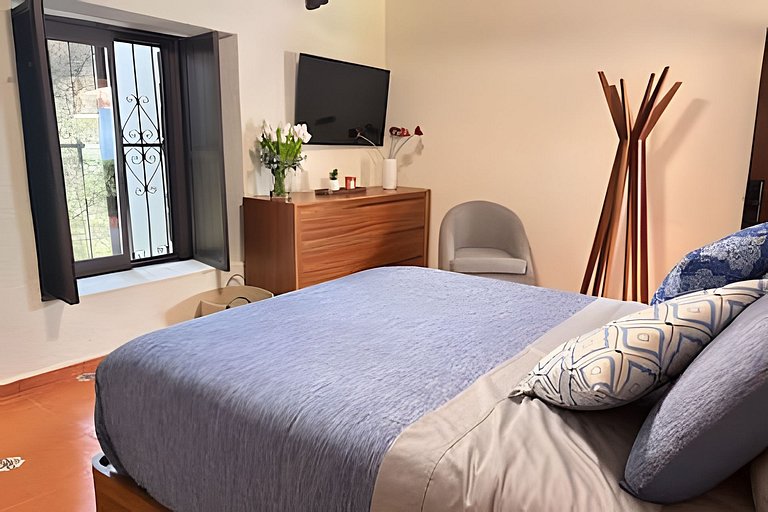 Rancho con cuatrimotos y cine