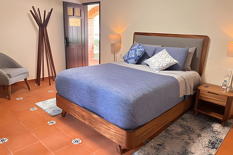 Rancho con cuatrimotos y cine