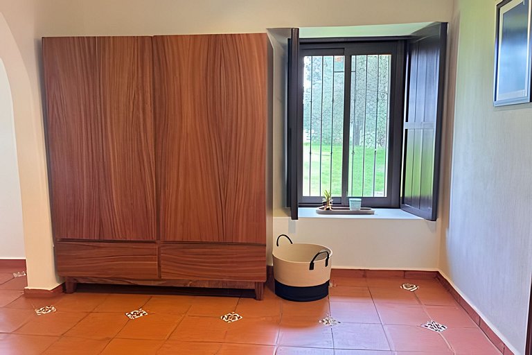 Rancho con cuatrimotos y cine